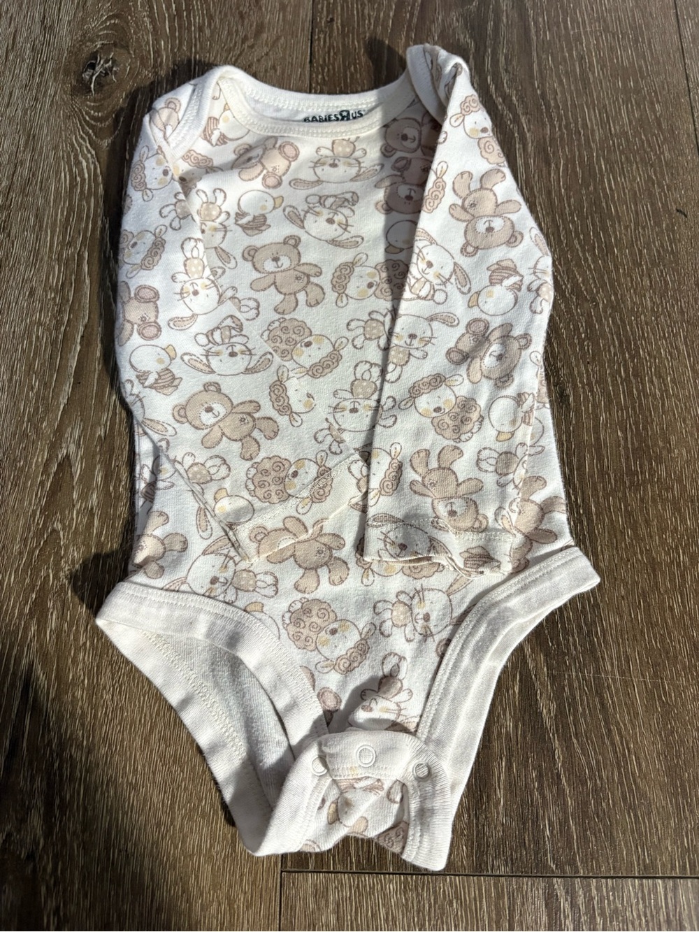 BabiesRUs Long-Sleeve Bear Print One-Piece Bodysuit - White & Tan